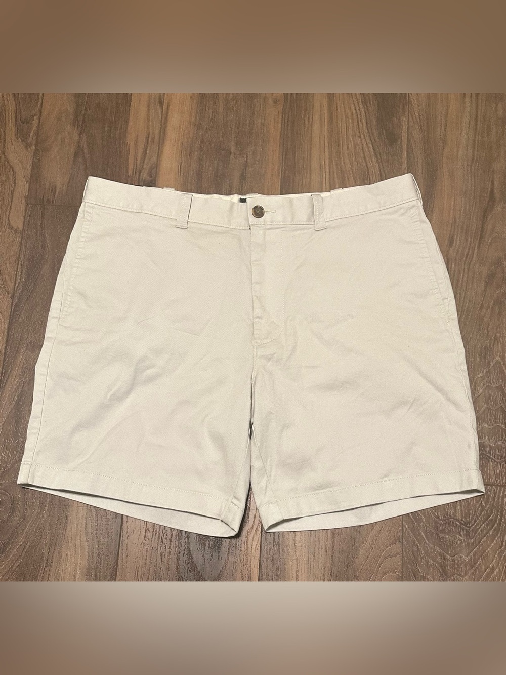 J Crew Men’s Khaki Chino Short NET 36 X 7  Flat Front
